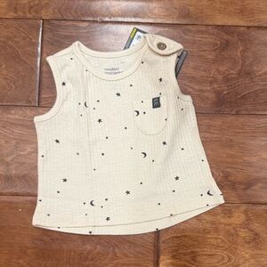 NWT Size 3-6 months Modern Moments Organic Cream Top with Star Pattern